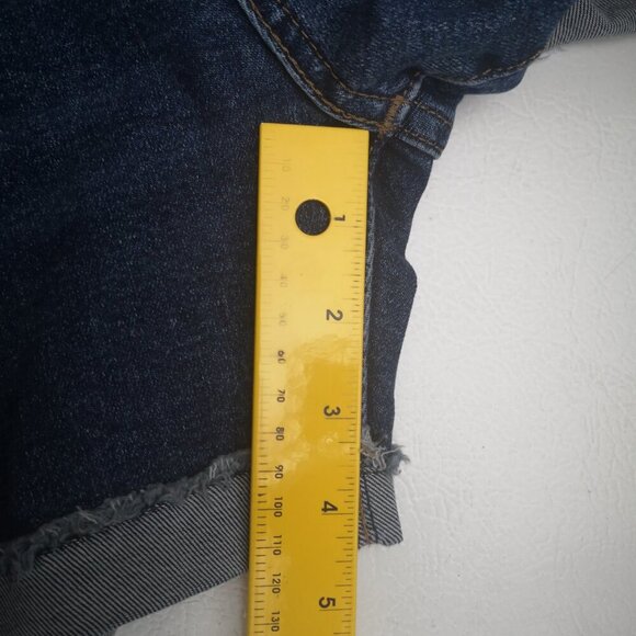 Denizen from Levi's Ladies Size 33 Mid Rise Medium Wash Jean Shorts - Picture 13 of 13